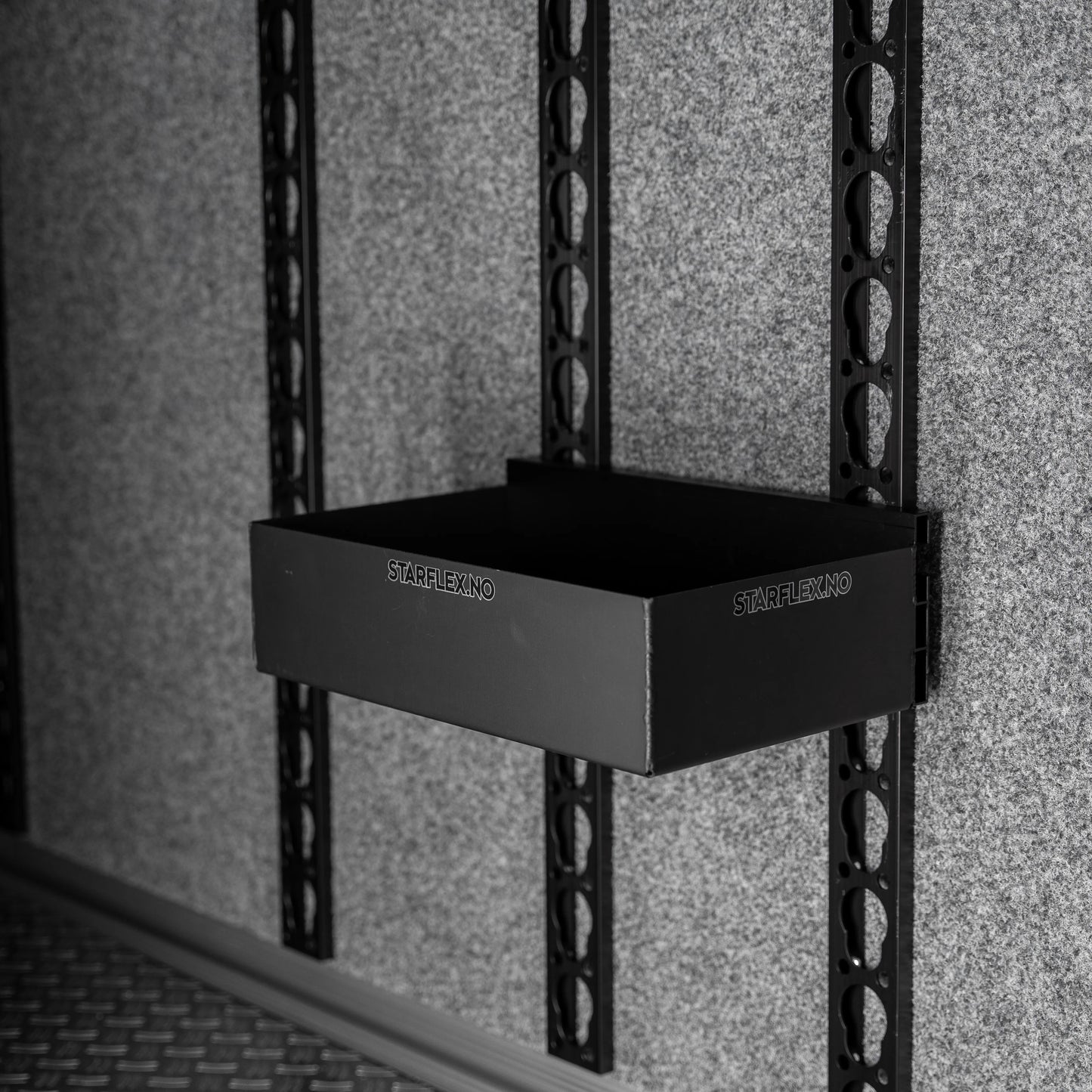 Storage box in aluminum