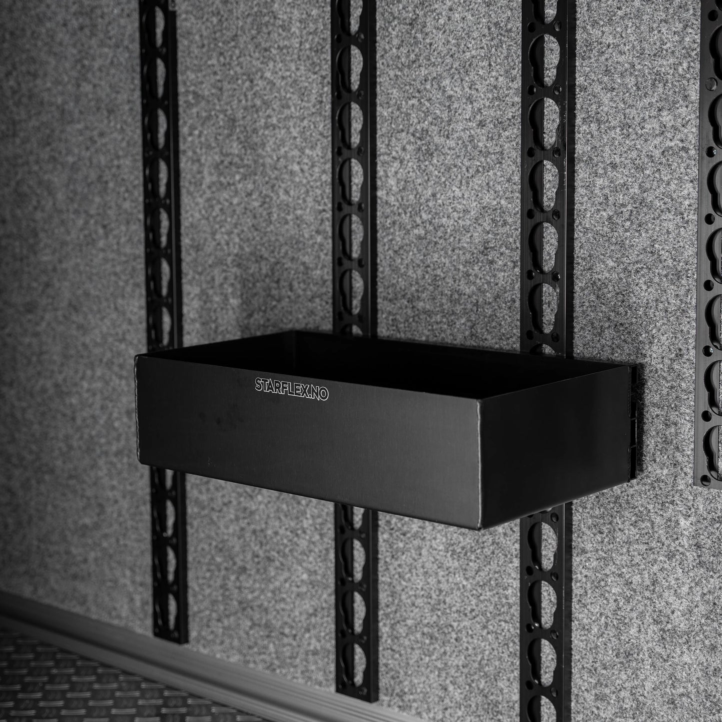 Storage box in aluminum