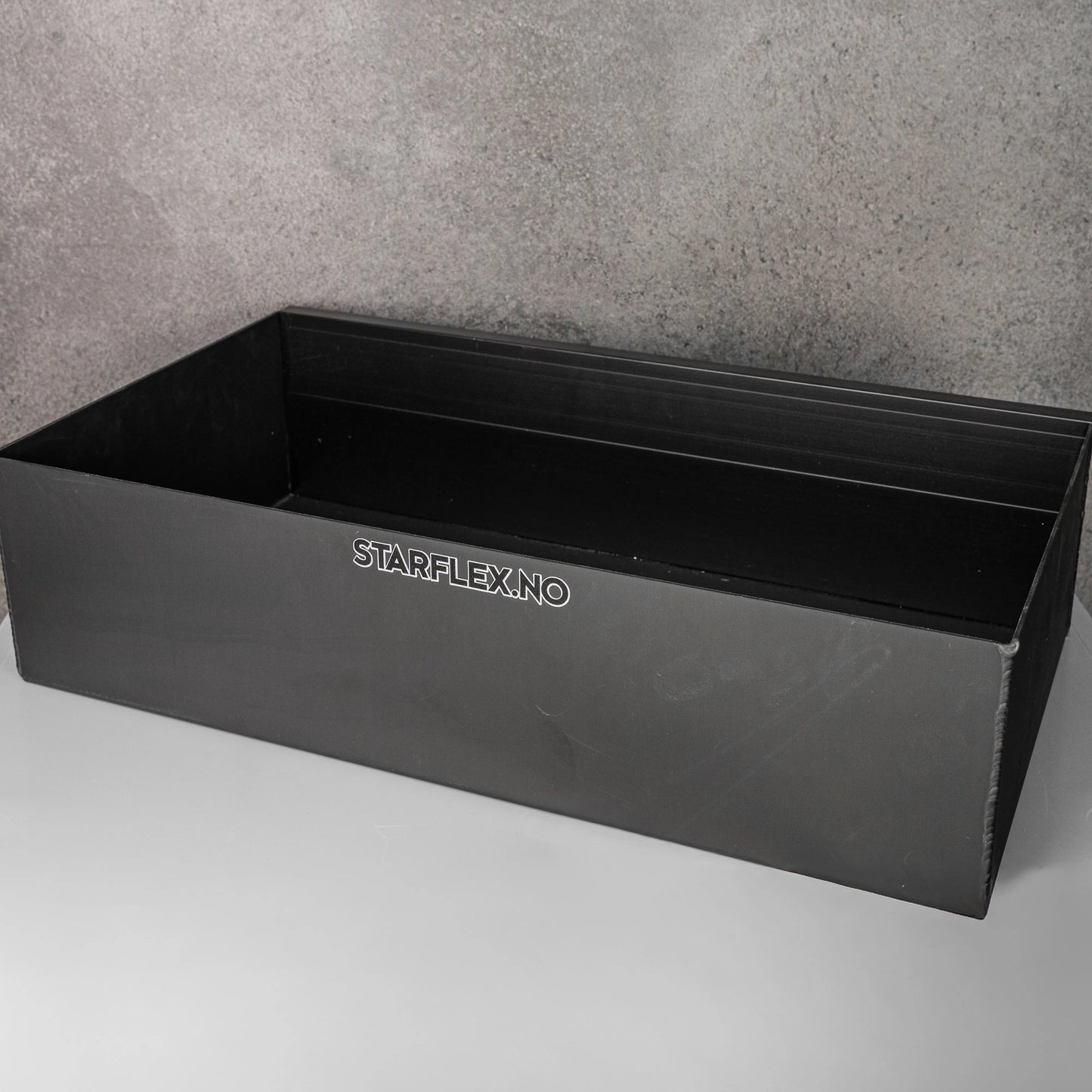 Storage box in aluminum