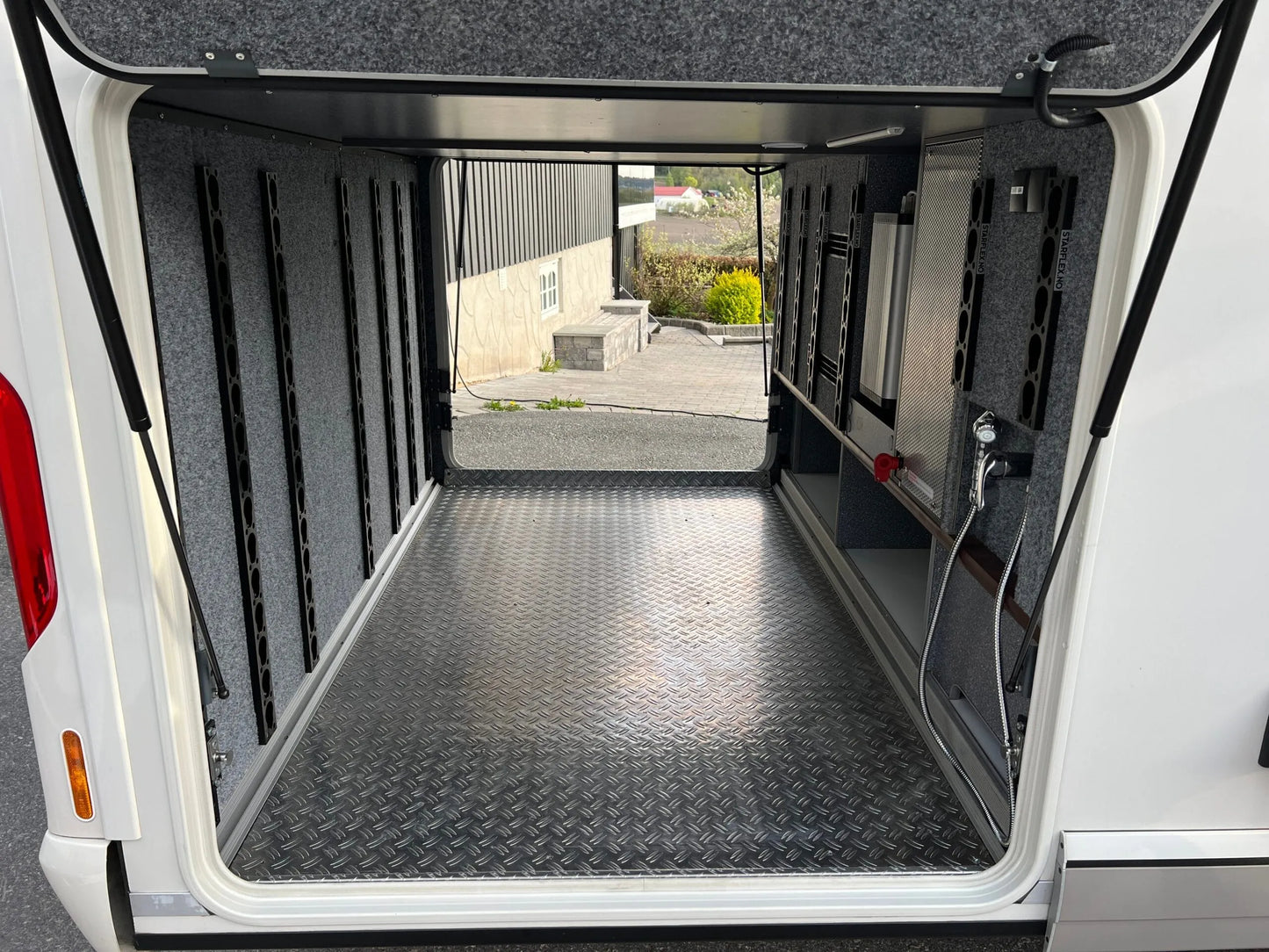 Carthago E-Line Q-Bed package