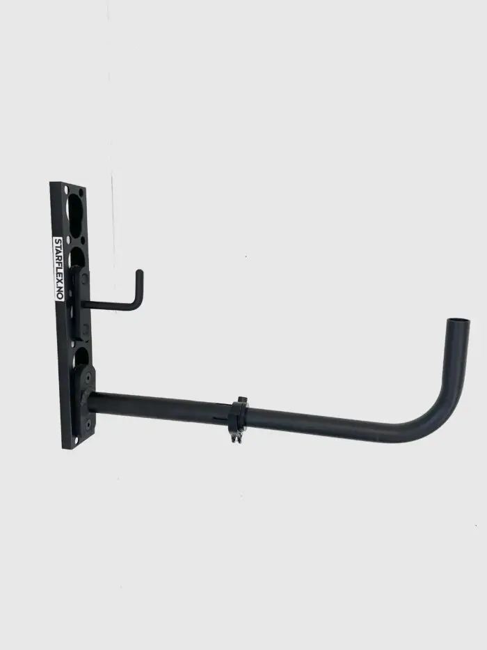 Justerbar opphengskrok i aluminium – tilpasset med hurtigklemme og 13 cm oppstikkende kant.