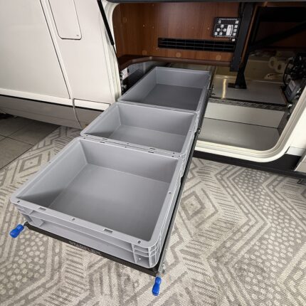 Euroslider trukket helt ut av lasterommet. Løsningen gir enkel oversikt og tilgang til alt innhold uten at du må krype inn i rommet.